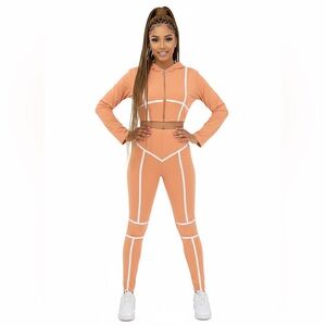 124 | Two-Piece Peach Hooded Crop & Contrast Panel Leggings - Size Small